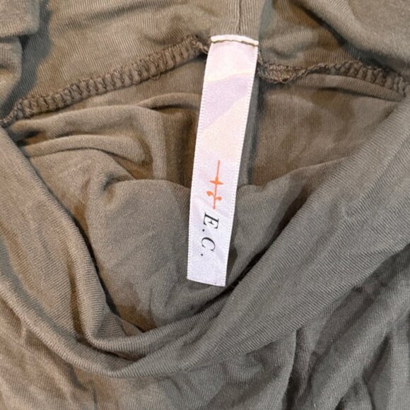 Women’s E.C. Green Batwing Sleeve Top - Picture 2 of 3